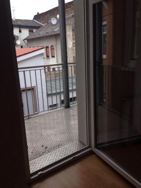 Wohnung Mieten Mannheim
 Kernsanierter Altbau 3 1 2 ZKB Wohnung mit Balkon in den