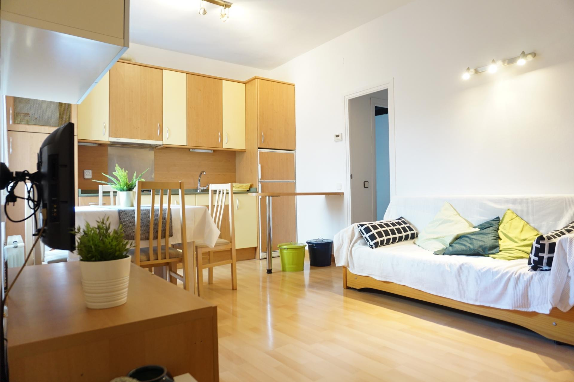 Wohnung Zur Miete
 Wohnung zur Miete Barcelona Gràcia Montmany Sant Lluis