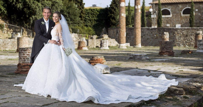 40 Jährige Hochzeit
 Victoria Swarovski heiratete in einem Kleid mit einem