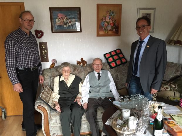 65 Jahre Hochzeit
 65 Jahre Eiserne Hochzeit für Erna und Eugen Geisel