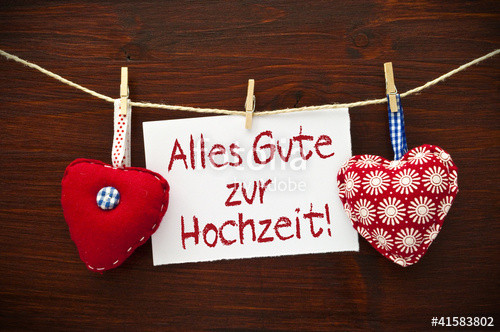 Alles Gute Hochzeit
 "2 Stoffherzen mit Alles Gute zur Hochzeit auf Holzbrett