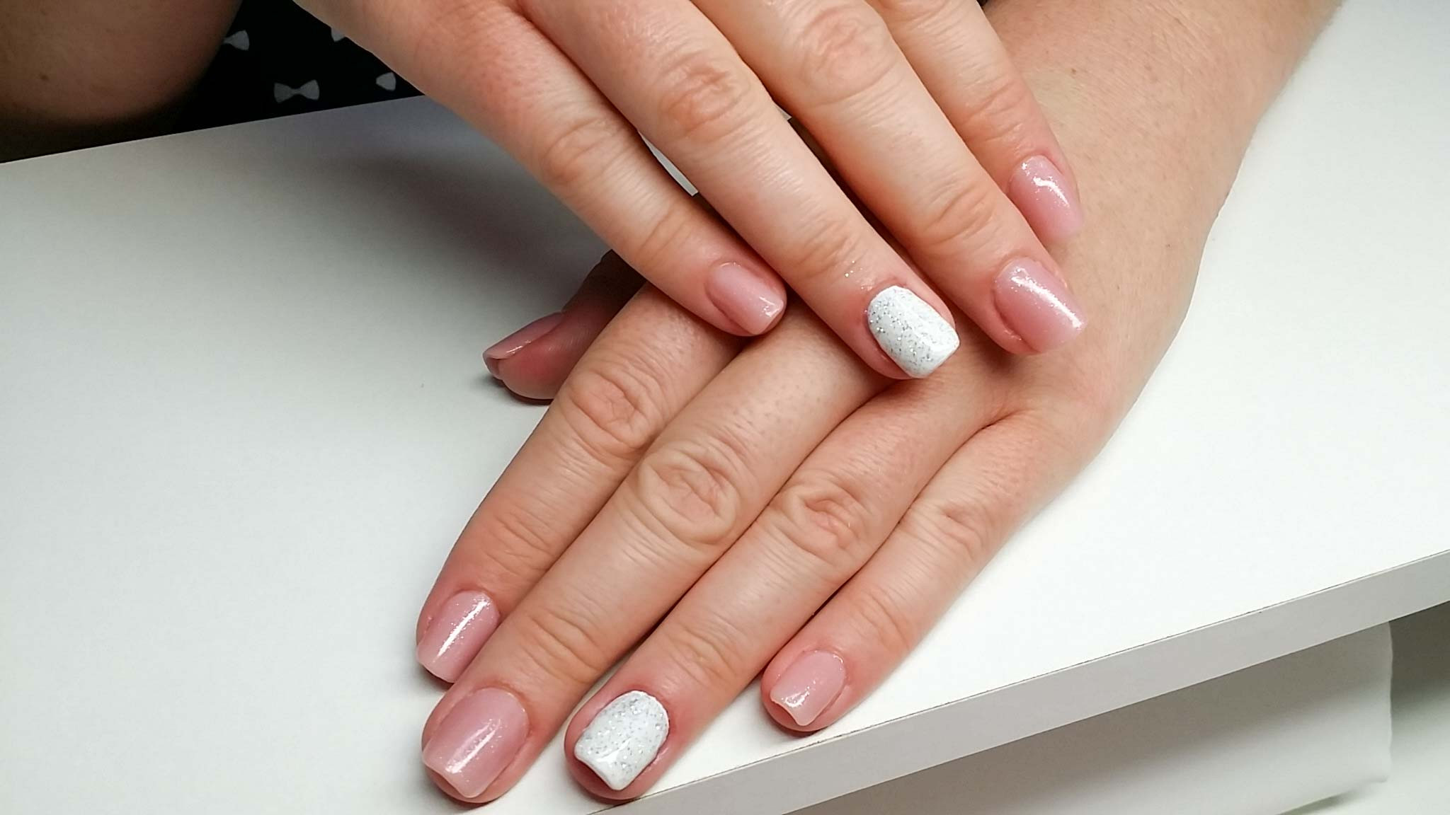 Ausbildung Maniküre Pediküre
 ST Nails Nagelstudio I Maniküre Nageldesign Paraffinbad