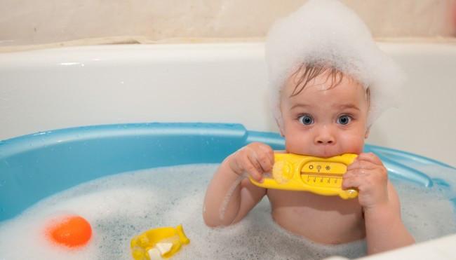 Baby Badewanne
 Babyshampoos im Test Babypflege –