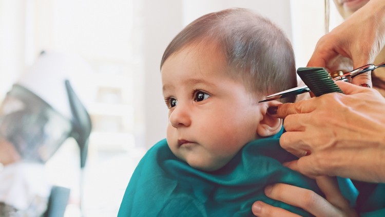 Baby Haarschnitt
 Zeit für den ersten Baby Haarschnitt So schneiden Sie