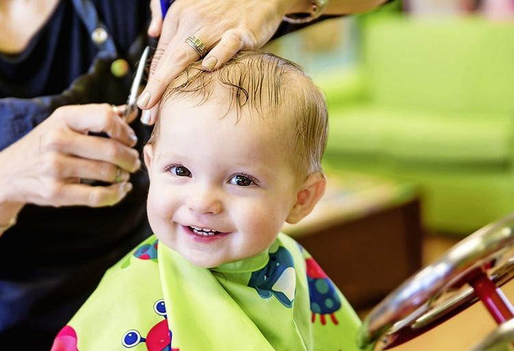 Baby Haarschnitt
 Zeit für den ersten Baby Haarschnitt So schneiden Sie