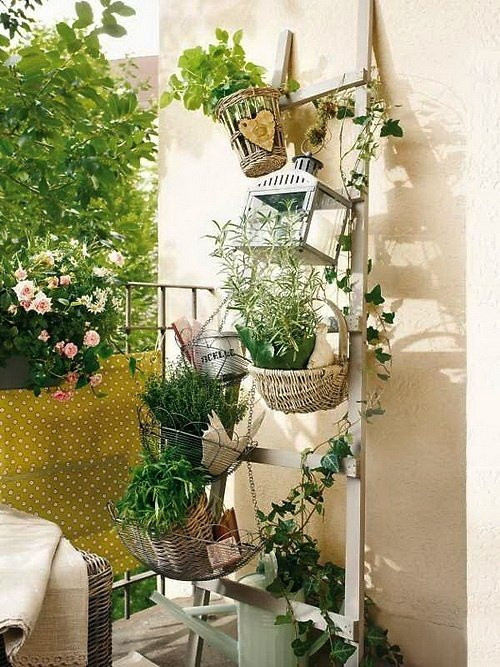 Balkon Ideen Diy
 balkon ideen mit DIY Holzleiter als Blumenständer fresHouse