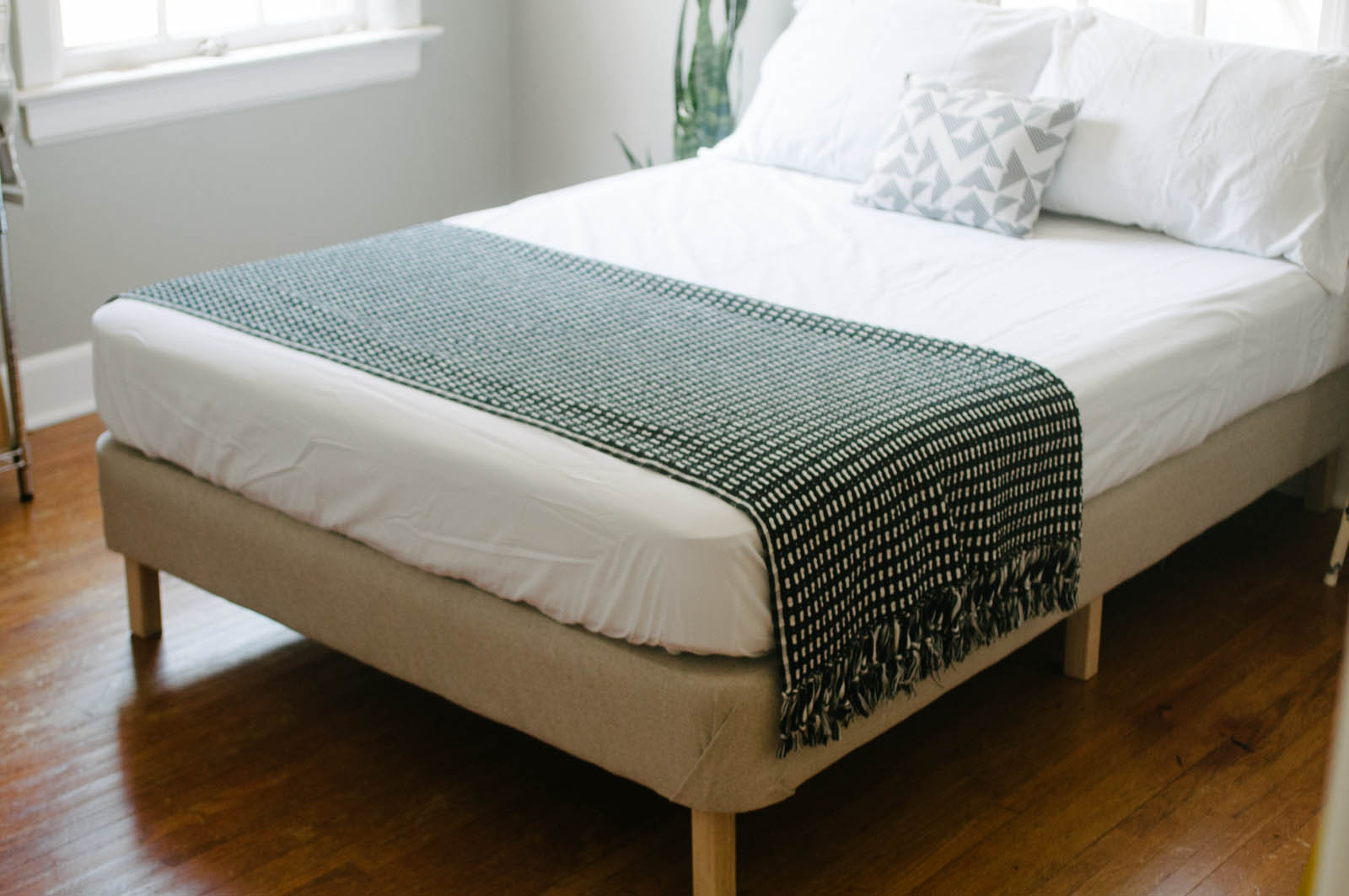 Bed Diy
 Simple is Better A DIY Modern Bed