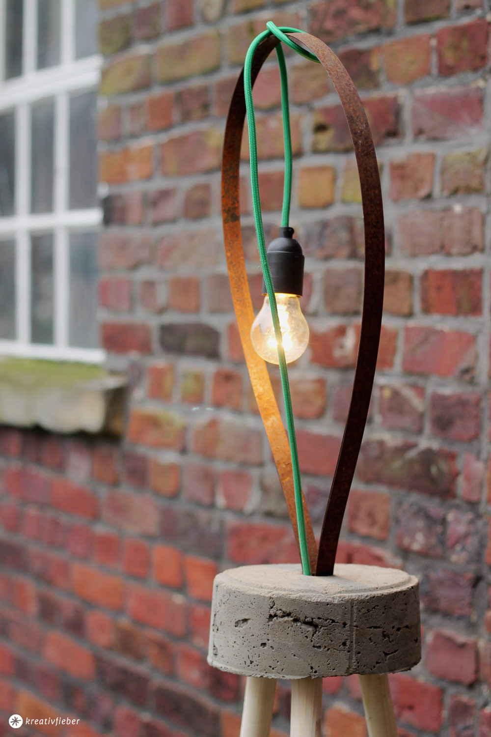 Beton Lampe Diy
 DIY Lampe mit Textilkabel und Beton DIY Stehleuchte