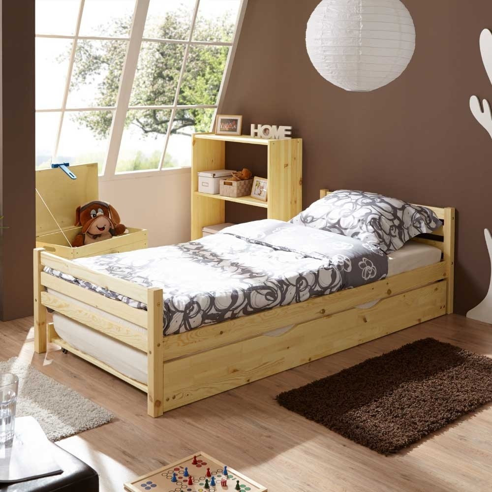 Bett Massivholz
 Kinderzimmer Bett Yoleans aus Kiefer Massivholz 90x200 cm