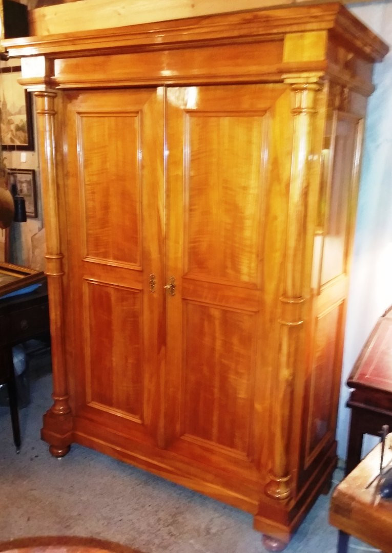 Biedermeier Schrank
 Biedermeier Kirschholz Schrank Säulen Schrank Kirschholz