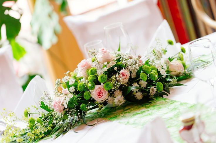 Blumengestecke Selber Machen Hochzeit
 Blumengestecke selber machen für Tischdeko Lange