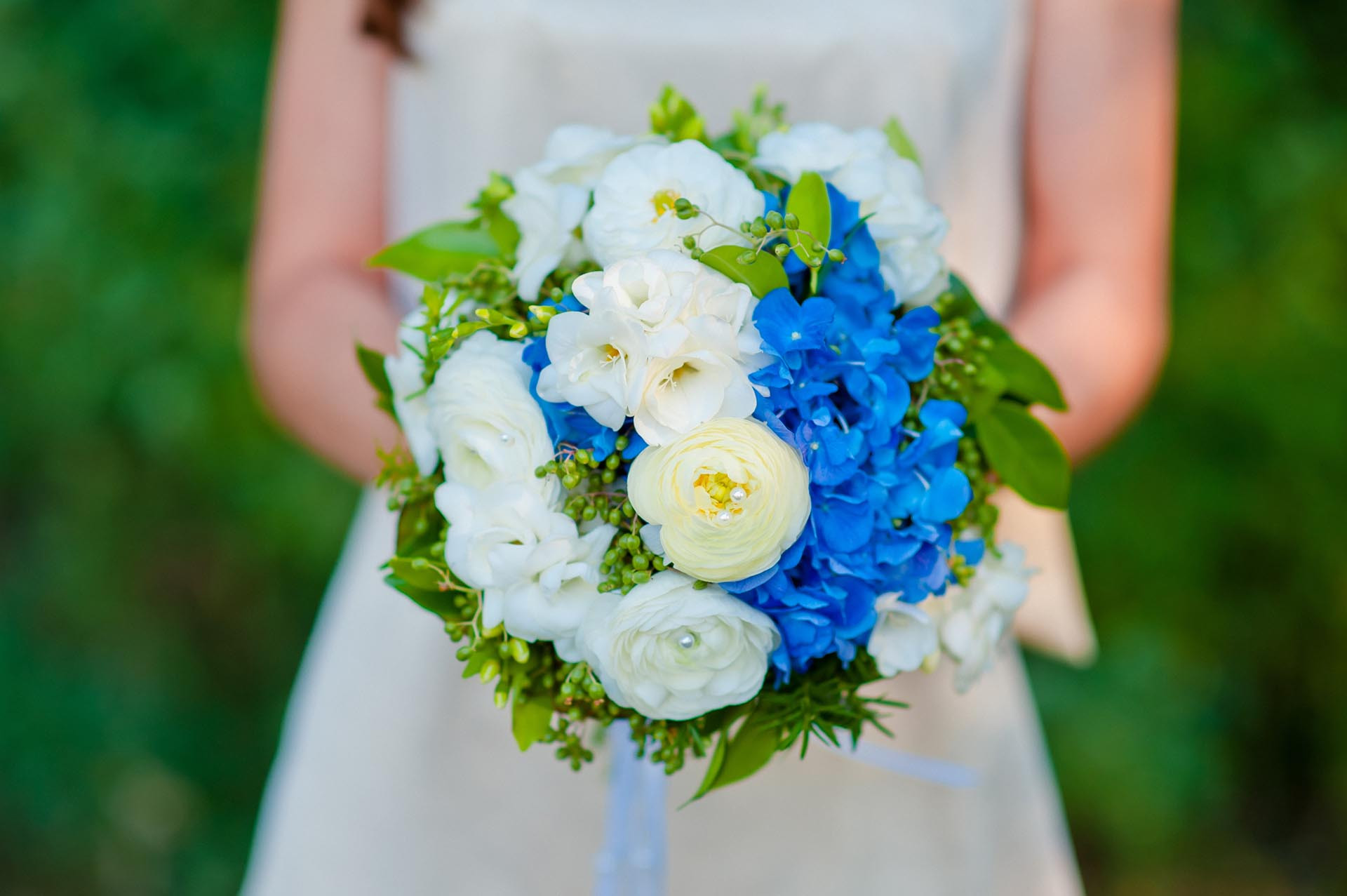 Brautstrauß Blau Weiß
 Brautstrauß in Blau und Weiß Heiraten mit braut