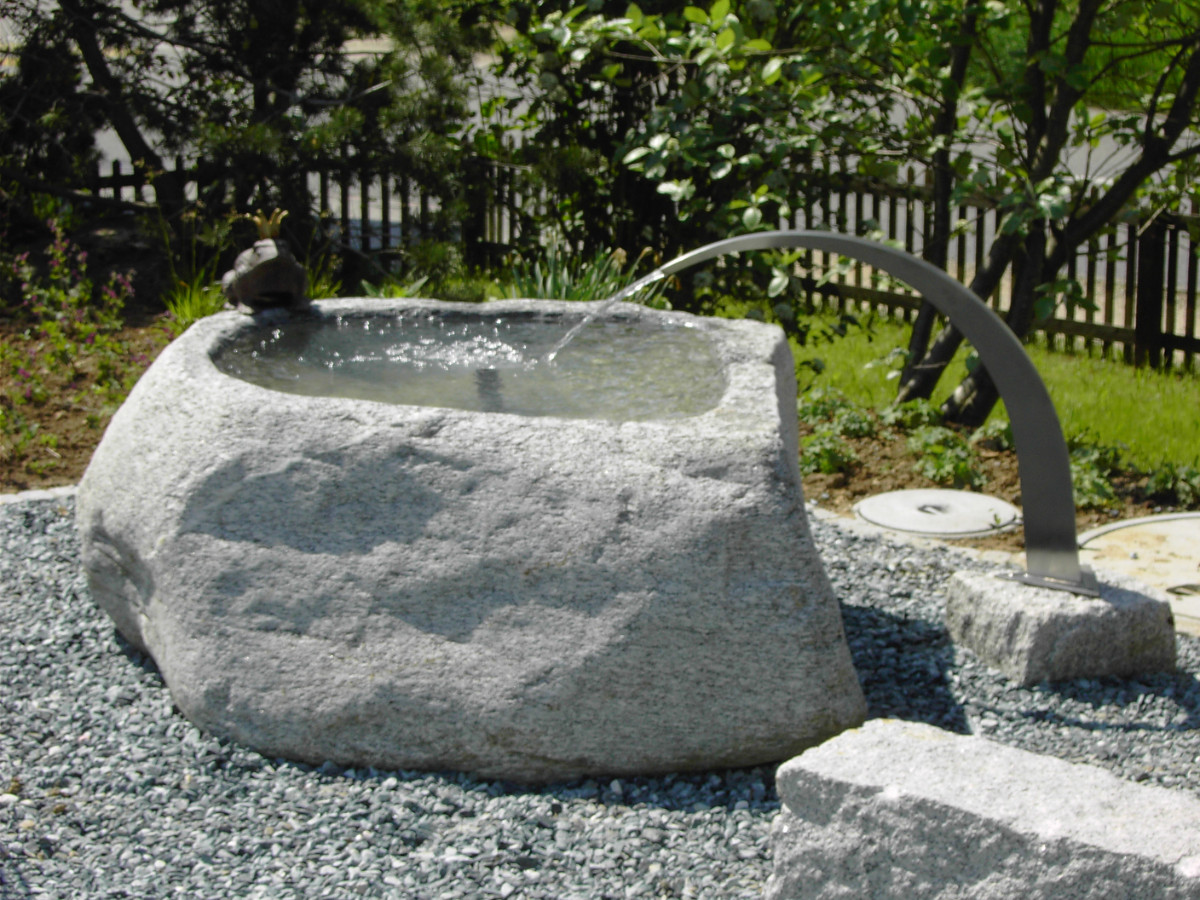 Brunnen Garten
 Wasser im Garten Zuber Gartengestaltung