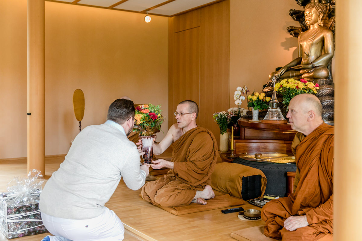 Buddhistische Hochzeit
 Hochzeit in Kulmbach Buddhistische Segnung von Thilo und Kim