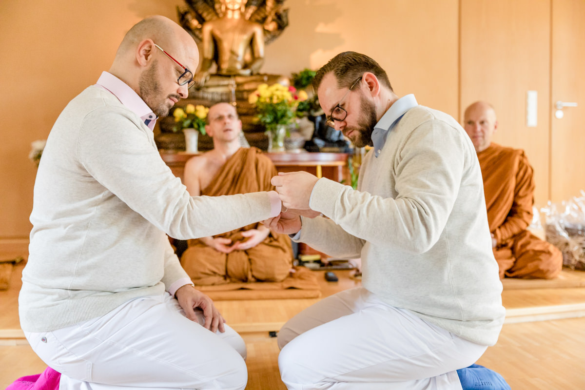 Buddhistische Hochzeit
 Hochzeit in Kulmbach Buddhistische Segnung von Thilo und Kim