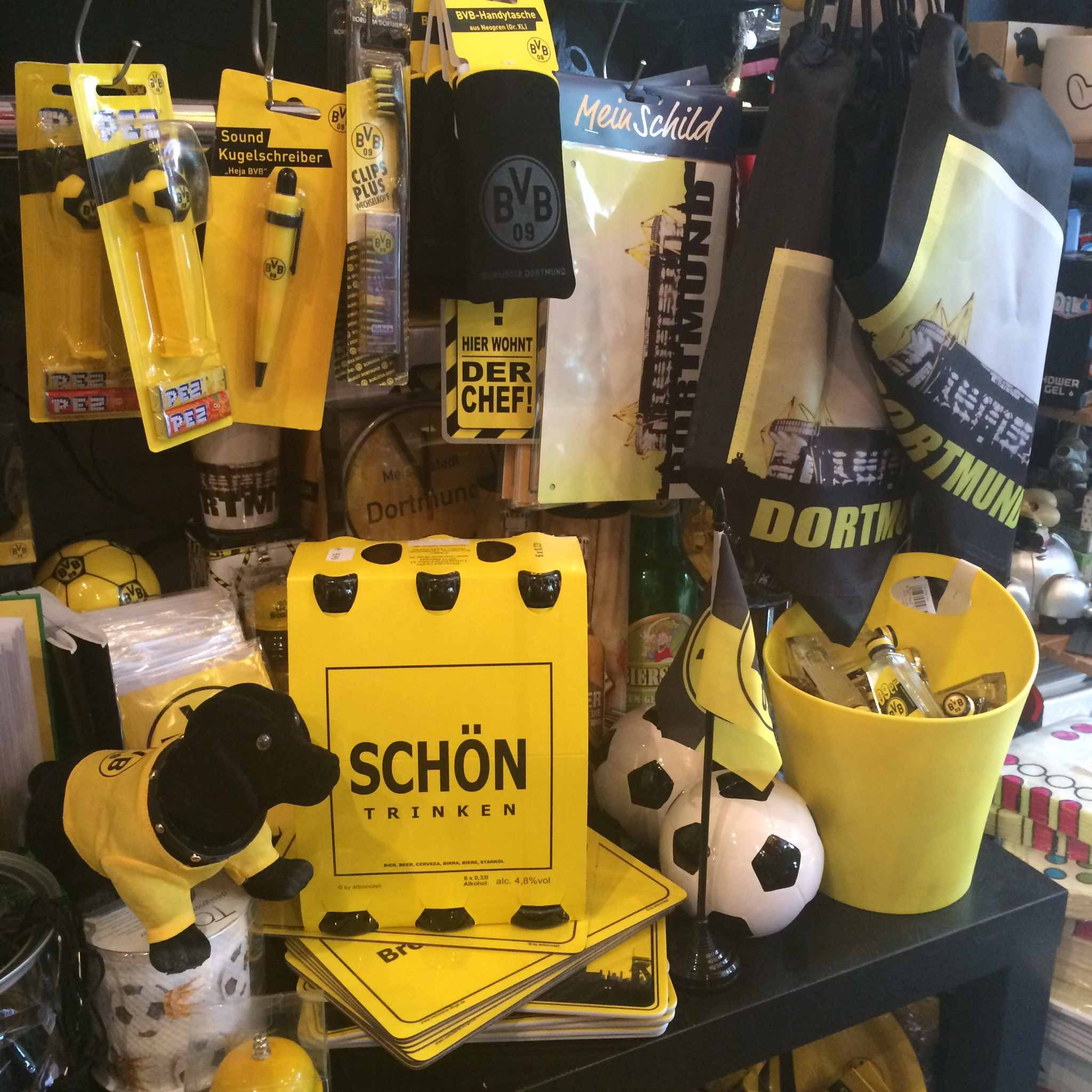 Bvb Geschenke
 Geschenke aus Dortmund › Surprise Deko