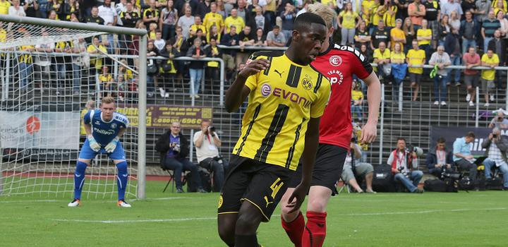 Bvb Geschenke
 Dembélé feiert Premierentreffer zwei BVB Geschenke für