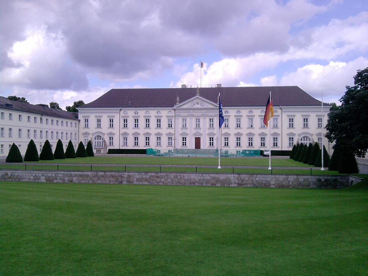 Das Weiße Haus
 Das "weiße Haus" von Berlin Foto & Bild