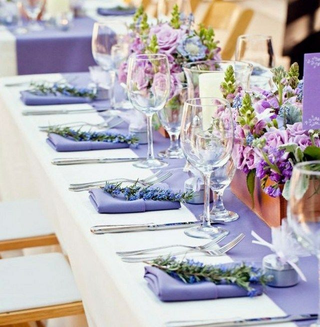 Deko Hochzeit Tisch
 Lavendel Deko Tisch Servietten Holzkisten Blumengestecke