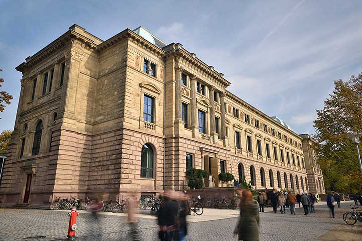 Deutsches Haus Braunschweig
 Hotel Deutsches Haus in Braunschweig