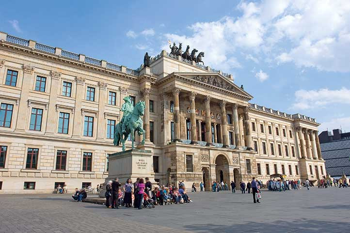 Deutsches Haus Braunschweig
 Hotel Deutsches Haus in Braunschweig