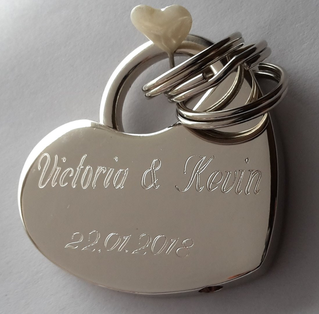 Diamant Hochzeit Geschenk
 Herz Schlüsselanhänger Diamant Gravur graviert Muttertag