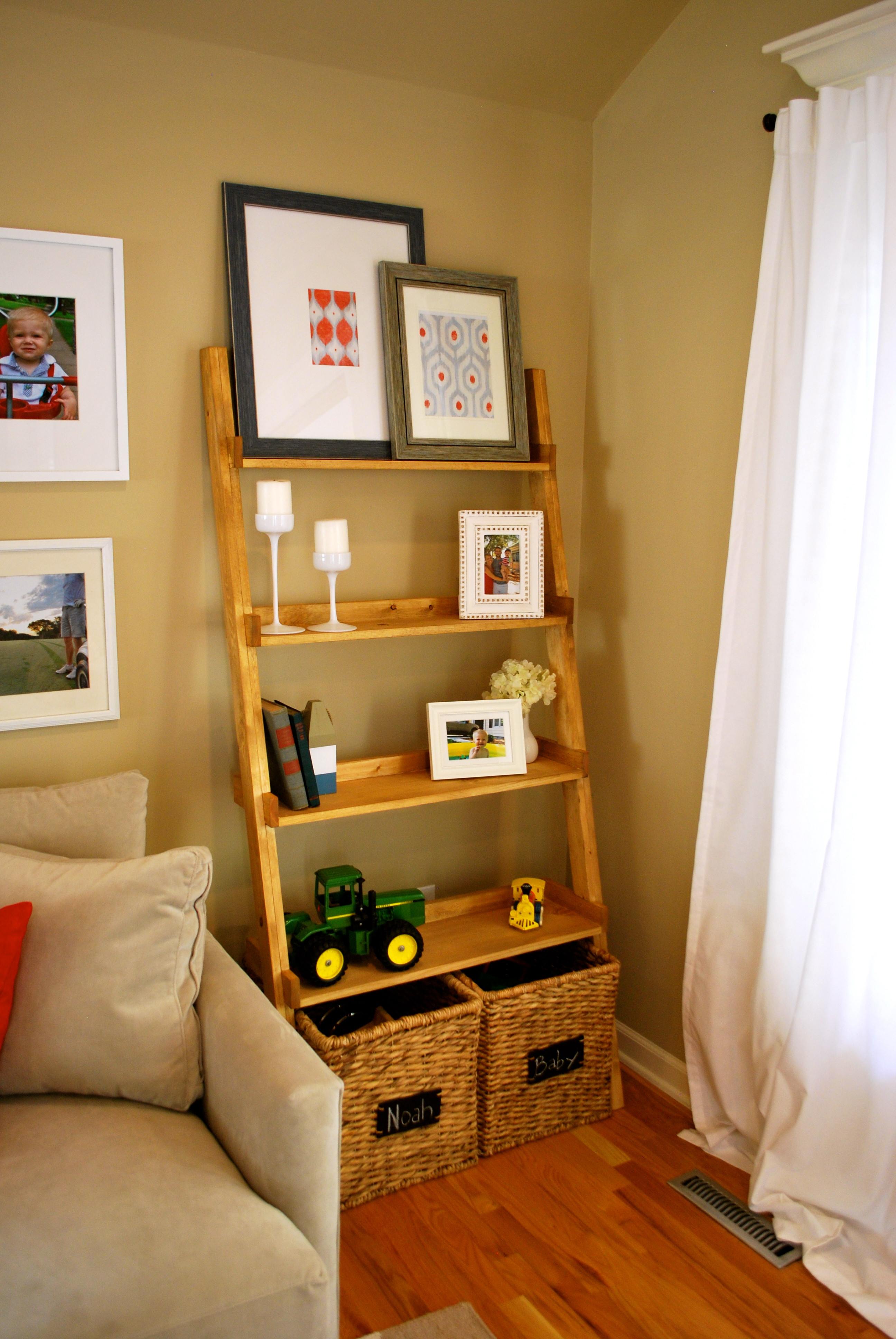 Diy Bookshelf
 DIY Ladder Bookshelf An Easy Weekend Project