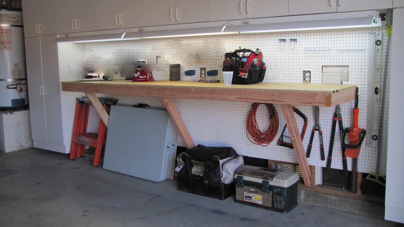 Diy Garage
 Adventures in DIY Garage Workbench