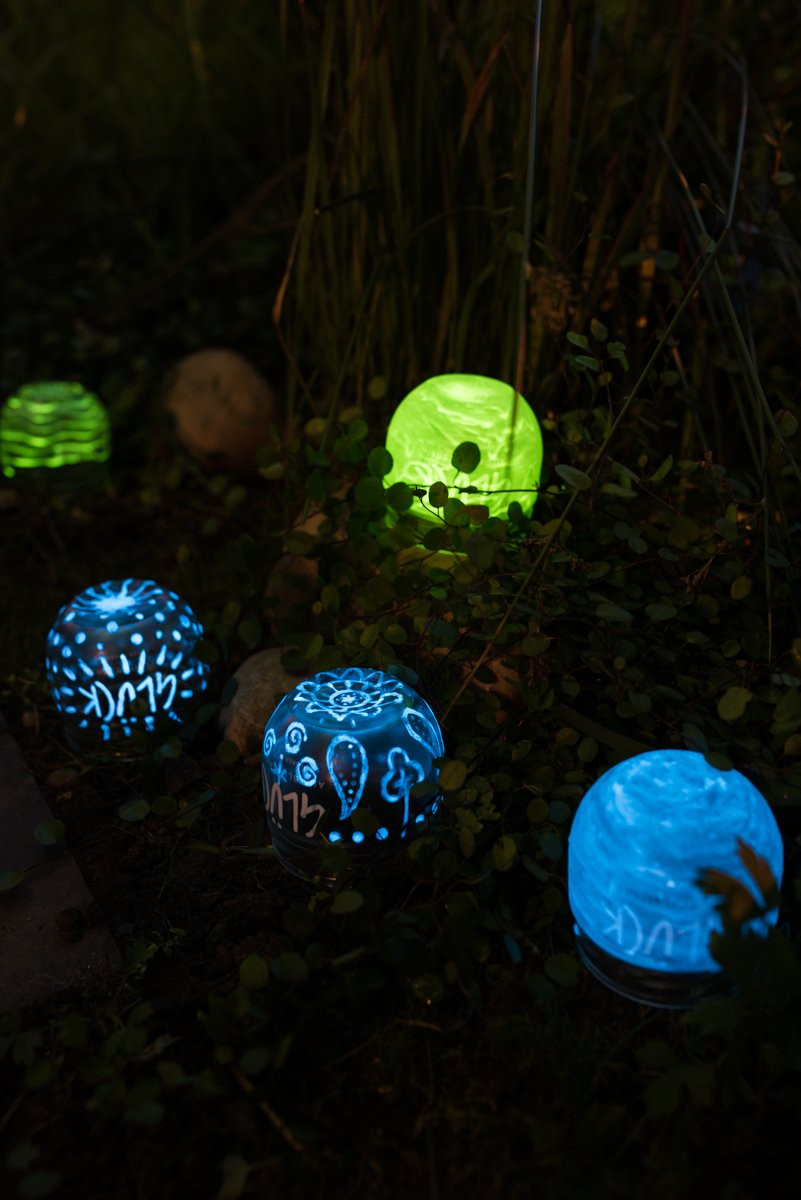 Diy Gartendeko
 DIY Gartendeko Mondscheinkugeln glow in the dark