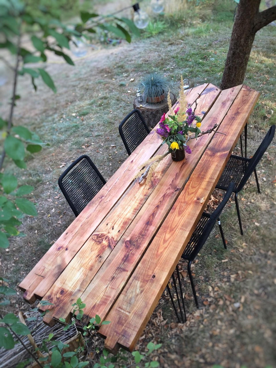 Diy Gartentisch
 DIY Gartentisch aus alten Holzbohlen selber bauen