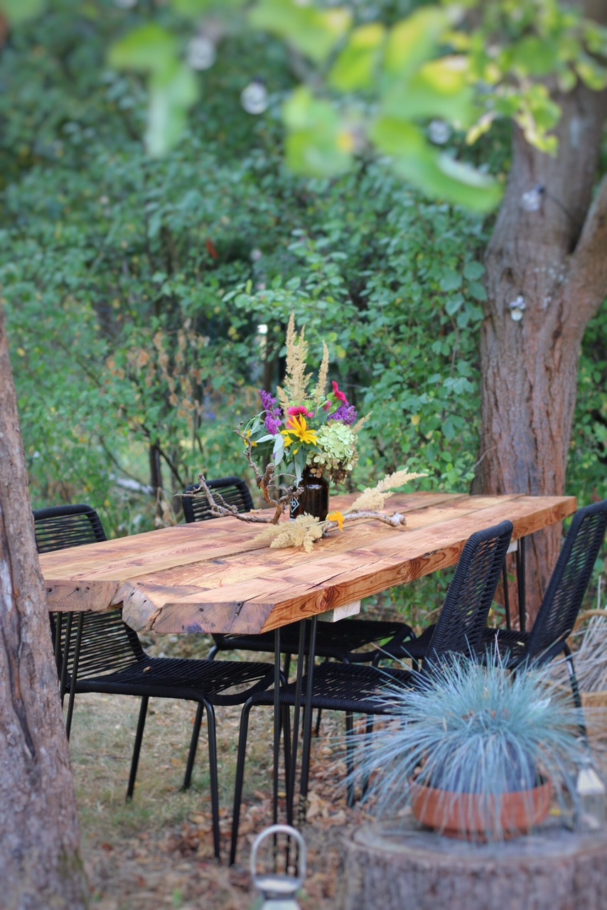 Diy Gartentisch
 Wie baue ich einen Tisch aus alten Holzbohlen selber