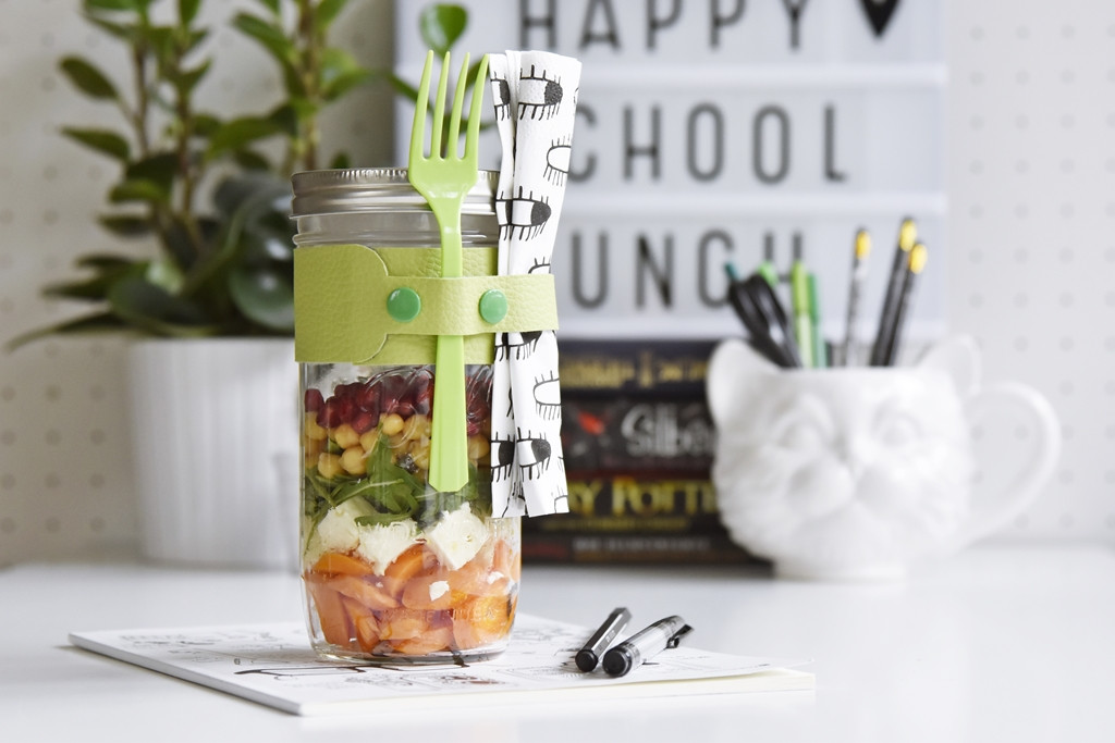 Diy Glas
 Praktischer DIY Besteckhalter für euren Salat im Glas