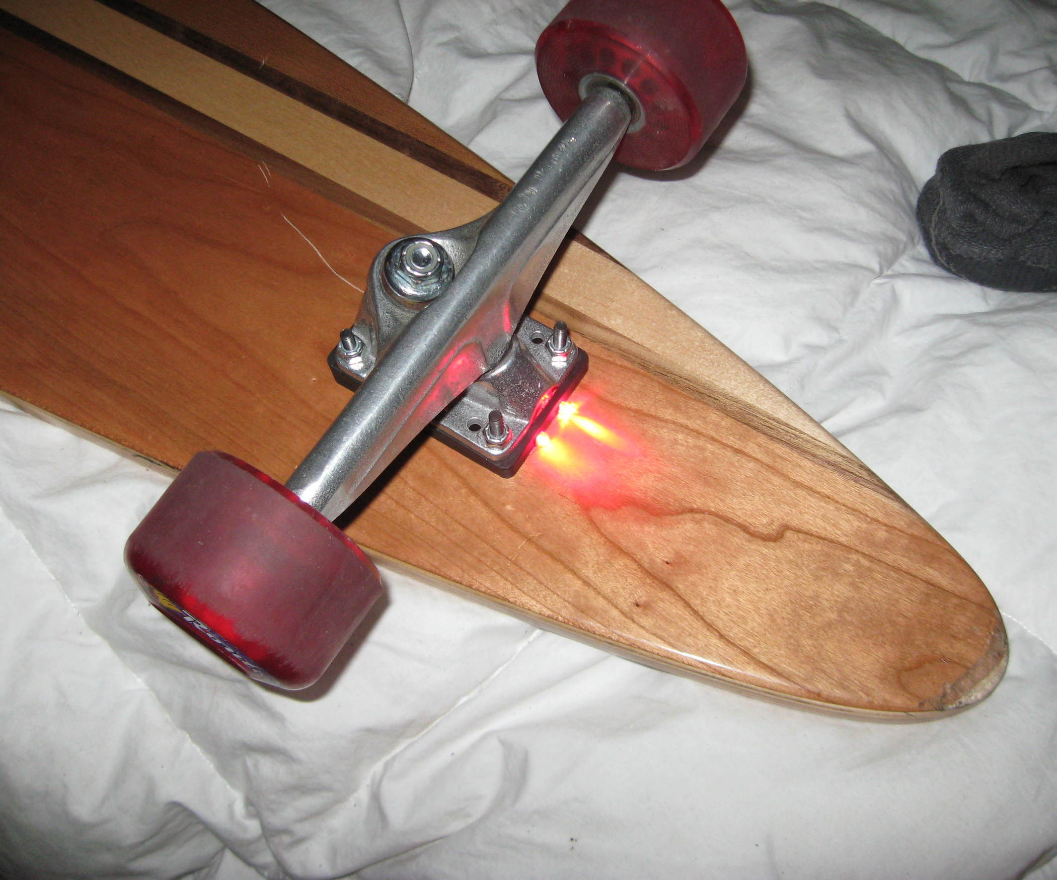 Diy Longboard
 DIY skateboard longboard riser lights angled riser
