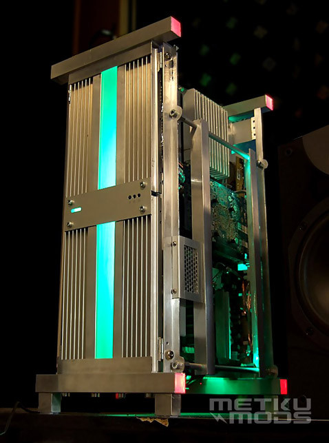 Diy Pc Gehäuse
 DIY Case Mod Turns Your PC Into a Gigantic Heatsink