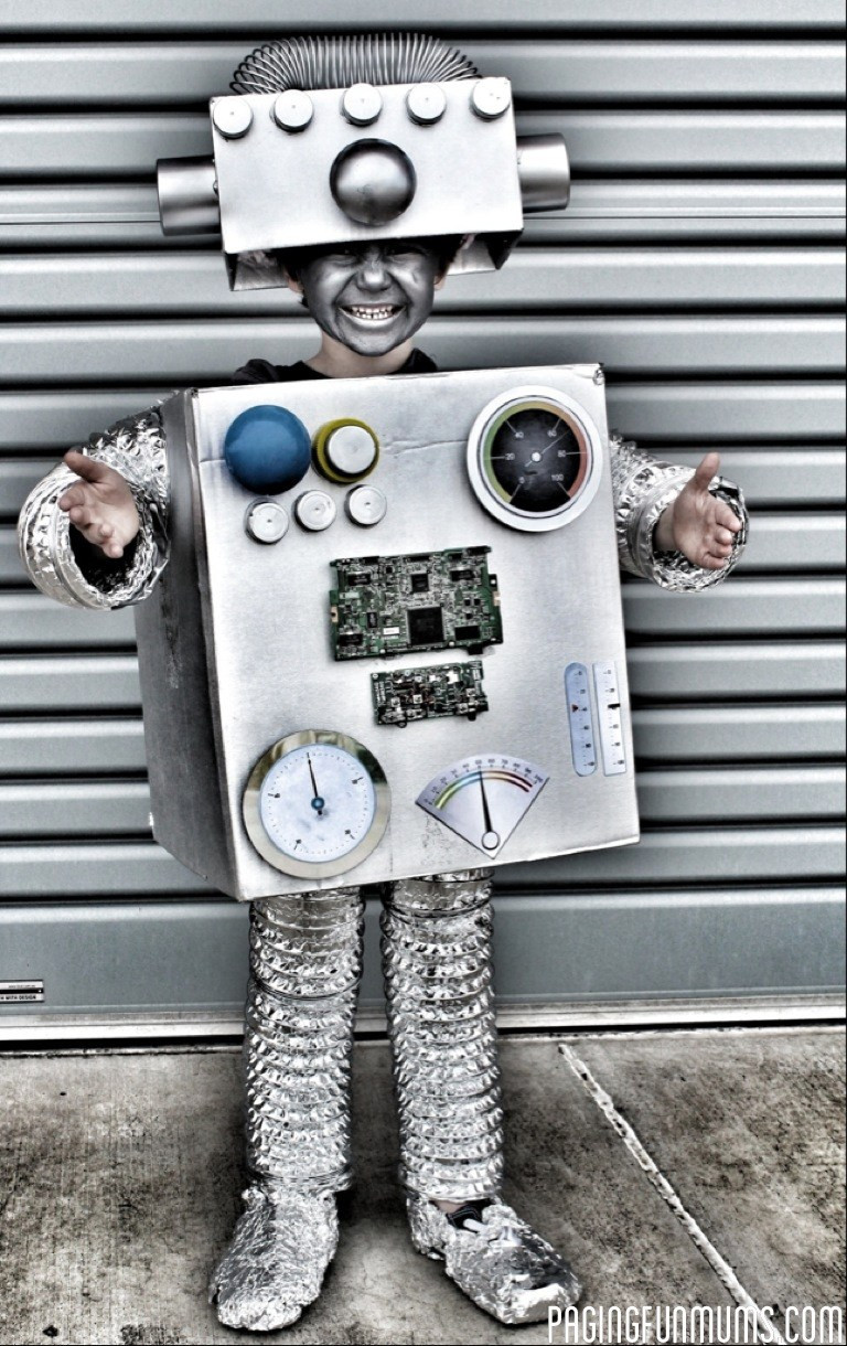 Diy Robot
 How to make the coolest Robot Costume Ever
