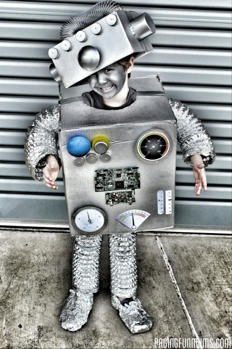 Diy Robot
 How to make the coolest Robot Costume Ever