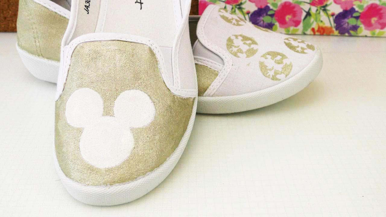 Diy Schuhe
 DIY Schuhe Mickey Mouse Schuhe bemalen mit Goldfarbe