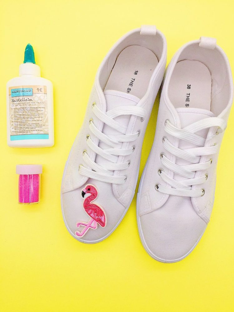 Diy Schuhe
 Upcycling Ideen für Kleidung Schuhe mit Flamingo Patches