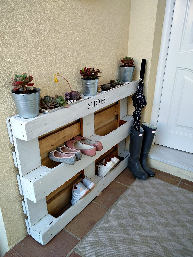 Diy Shoe Rack
 DIY Easy Pallet Shoe Rack KreativK