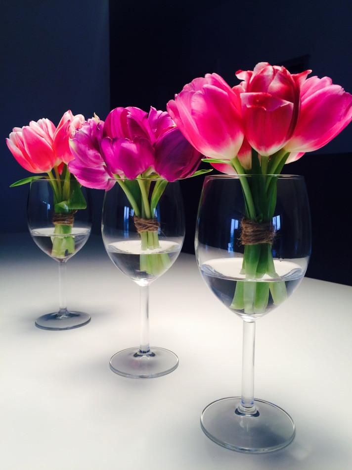 Diy Tischdeko
 DIY zu Ostern Tulpen Tischdeko im Weinglas – noordwind