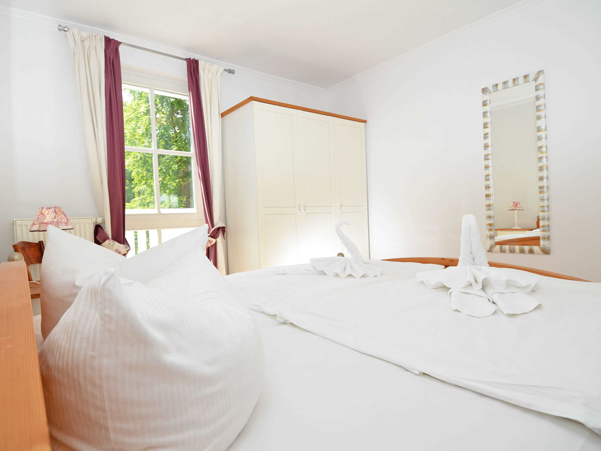Doppelbett 1 80x2 00
 Ferienwohnung 9 in der Villa Granitz F603 Binz Firma