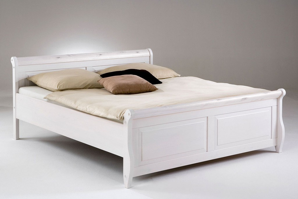 Doppelbett 200x200
 Bett 200x200 Kiefer massiv weiß