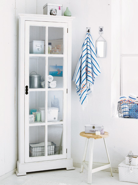 Eckschrank Bad
 Ordnung im Badezimmer muss sein