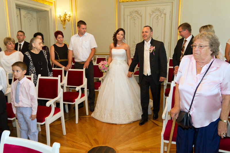 Einzug Hochzeit Kirche
 Einzug Hochzeit