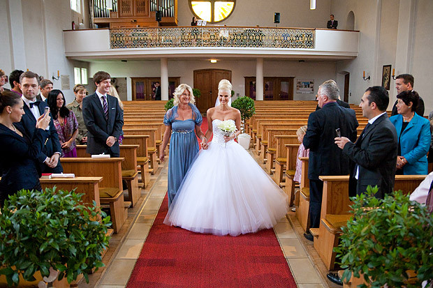 Einzug Hochzeit Kirche
 STILVOLL IN DEN EHEHAFEN – HEIRATEN AUF SCHLOSS