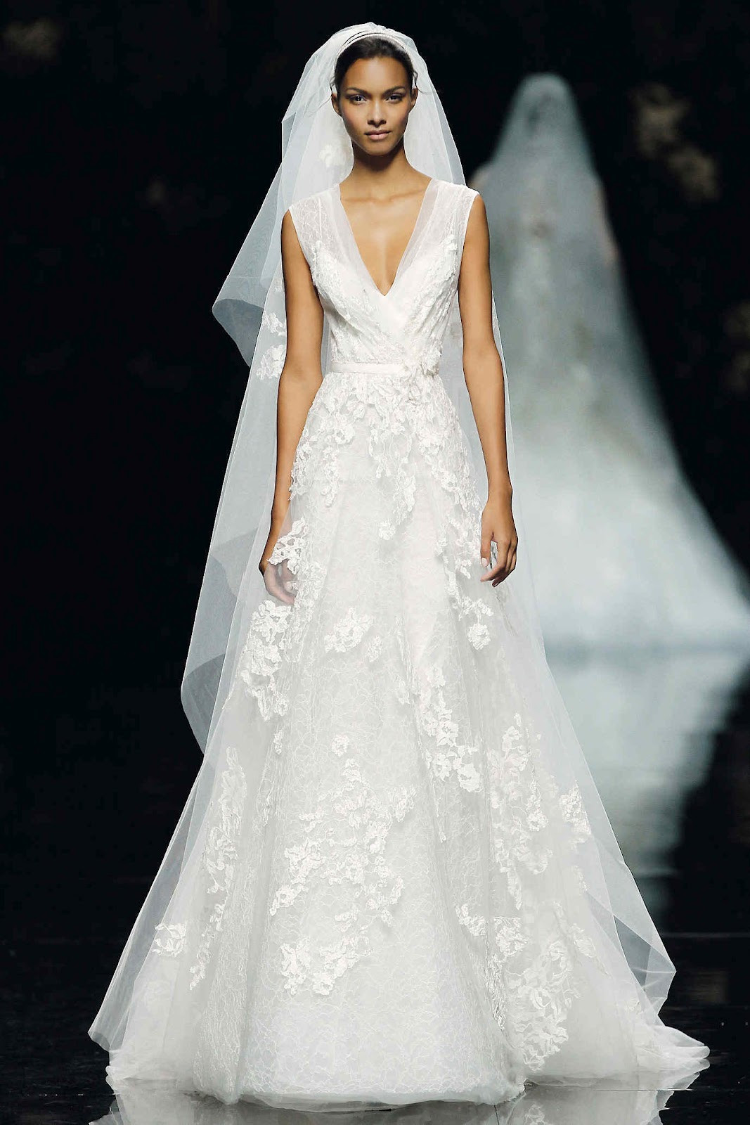 Elie Saab Hochzeitskleid
 AMORE Beauty Fashion ♥ WEDDING BELL WEDNESDAY