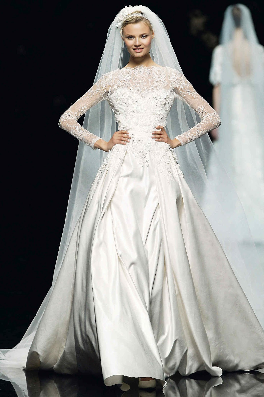 Elie Saab Hochzeitskleid
 AMORE Beauty Fashion ♥ WEDDING BELL WEDNESDAY