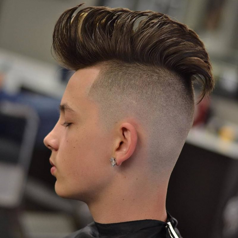 Fasson Haarschnitt Mit Übergang
 Männer Frisuren 2018 trendige Pompadour Frisur für