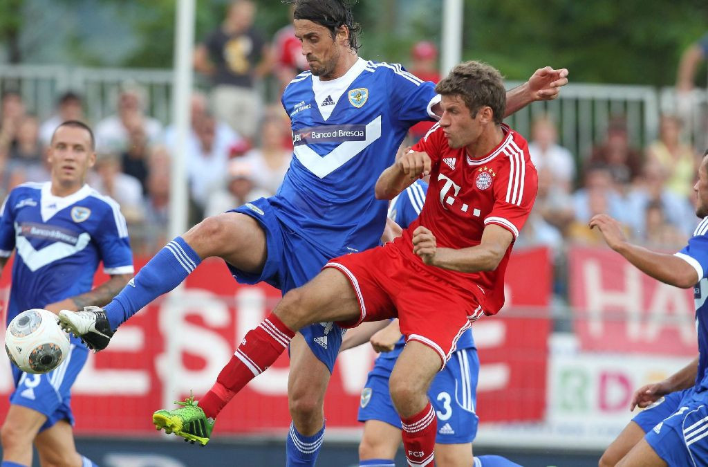 Fc Bayern Geschenke
 FC Bayern gewinnt Test am Gardasee 3 0 Brescia verteilt