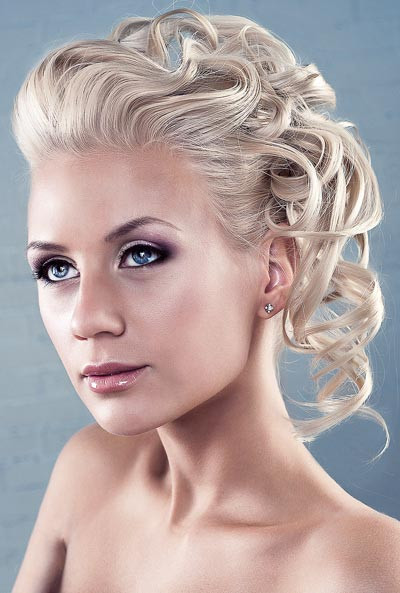 Festliche Frisuren Halboffen Locken
 Moderne Hochsteckfrisuren mit Locken Himmlische